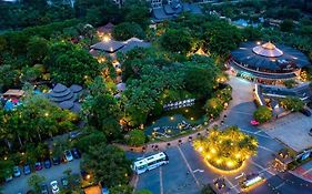 Riyuegu Hotsprings Resort